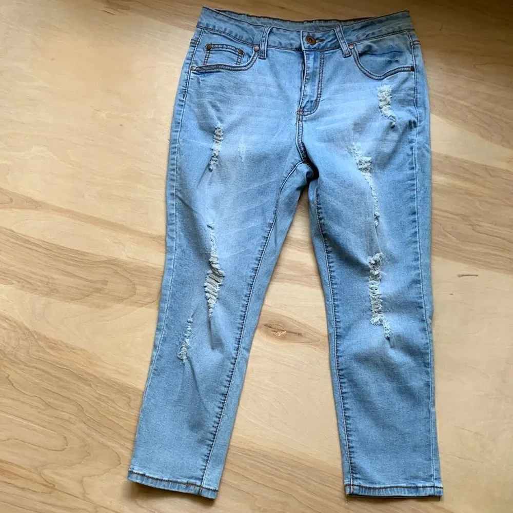 JW Jean Capris - Picture 1 of 8